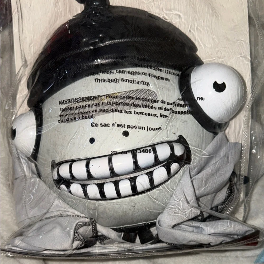 Spirit Fortnite Fishskull Kids Costume - Picture 5 of 8
